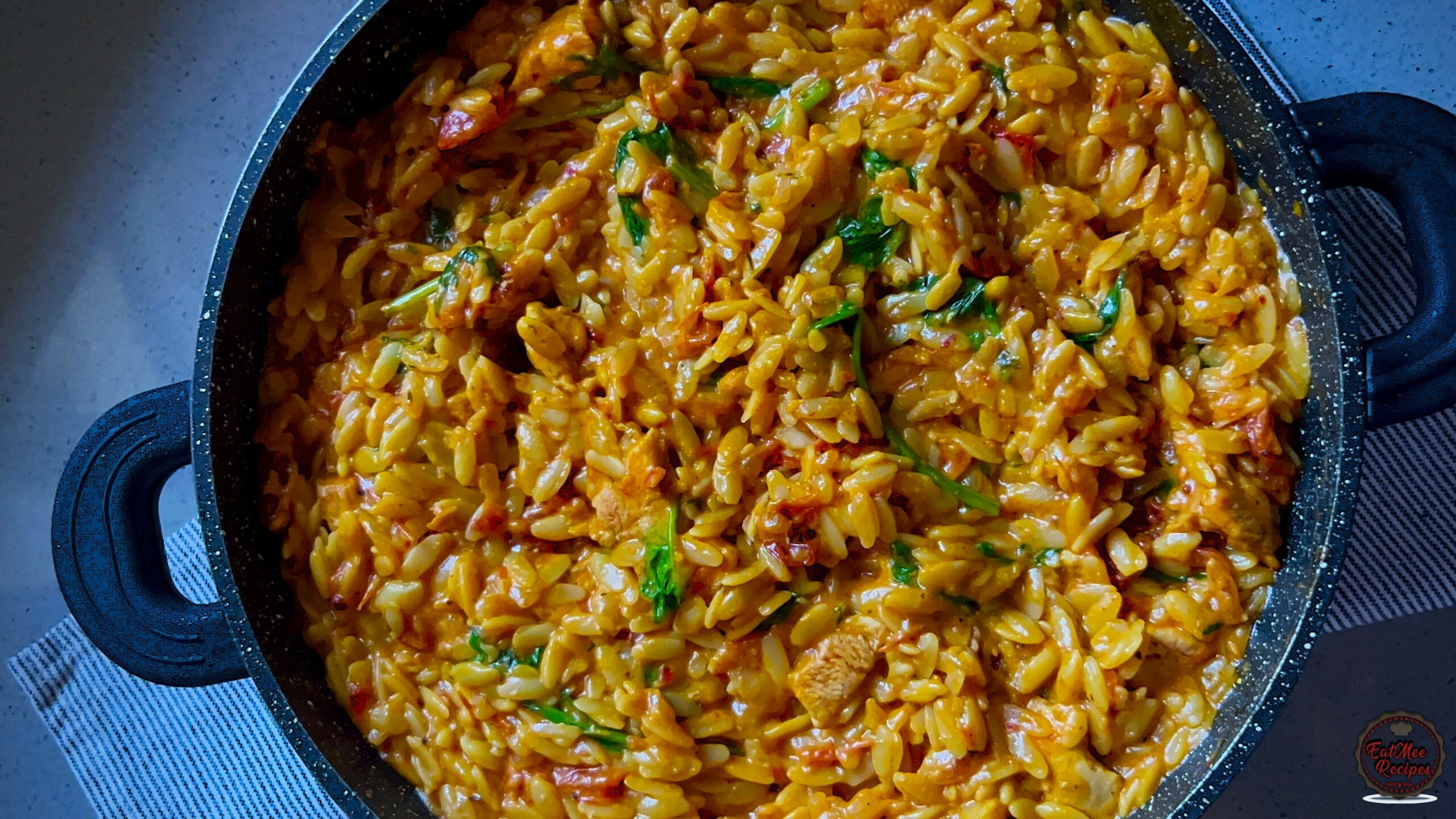 Try this easy and delicious Chicken Spinach & Sundried Tomato Orzo – a comforting dish full of vibrant flavors!
